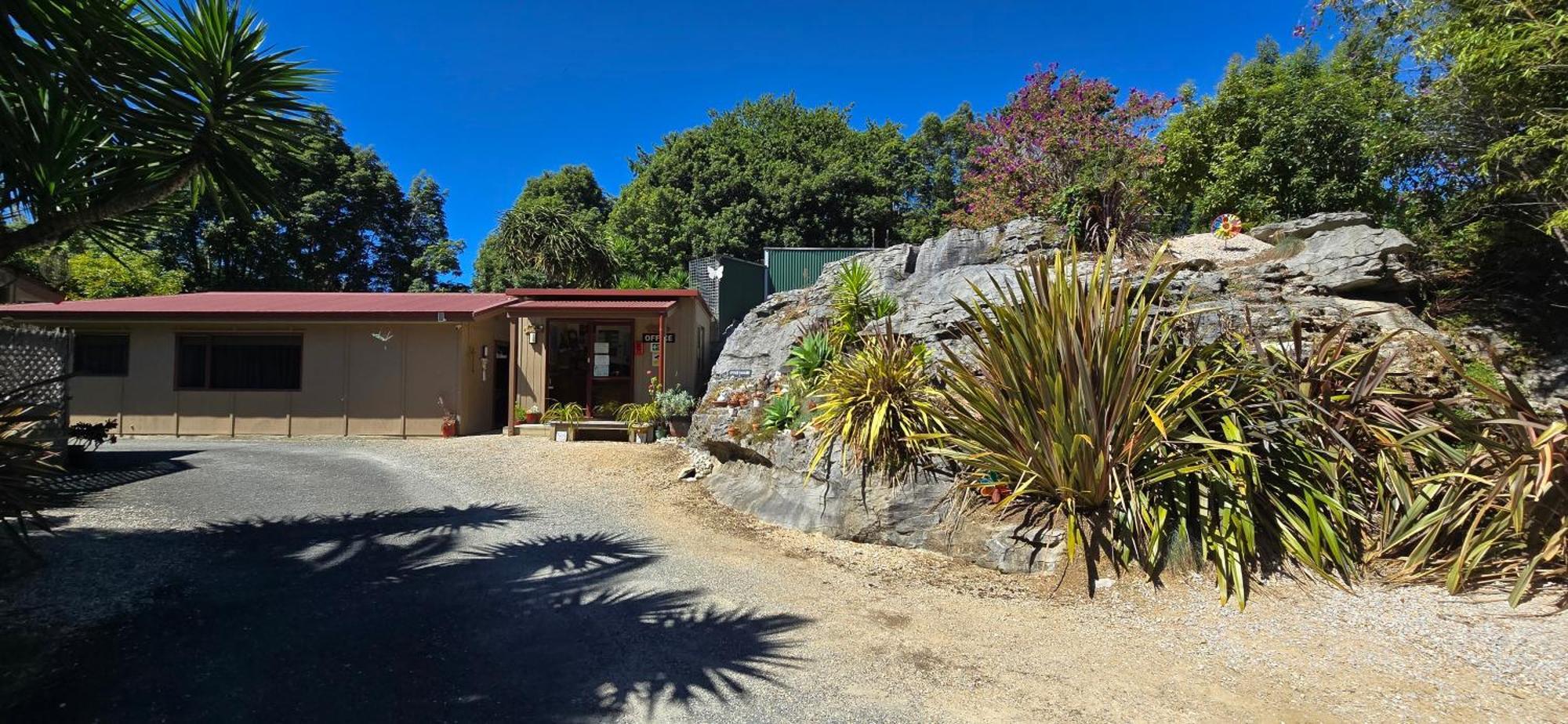 The Rocks Chalets Takaka Eksteriør bilde