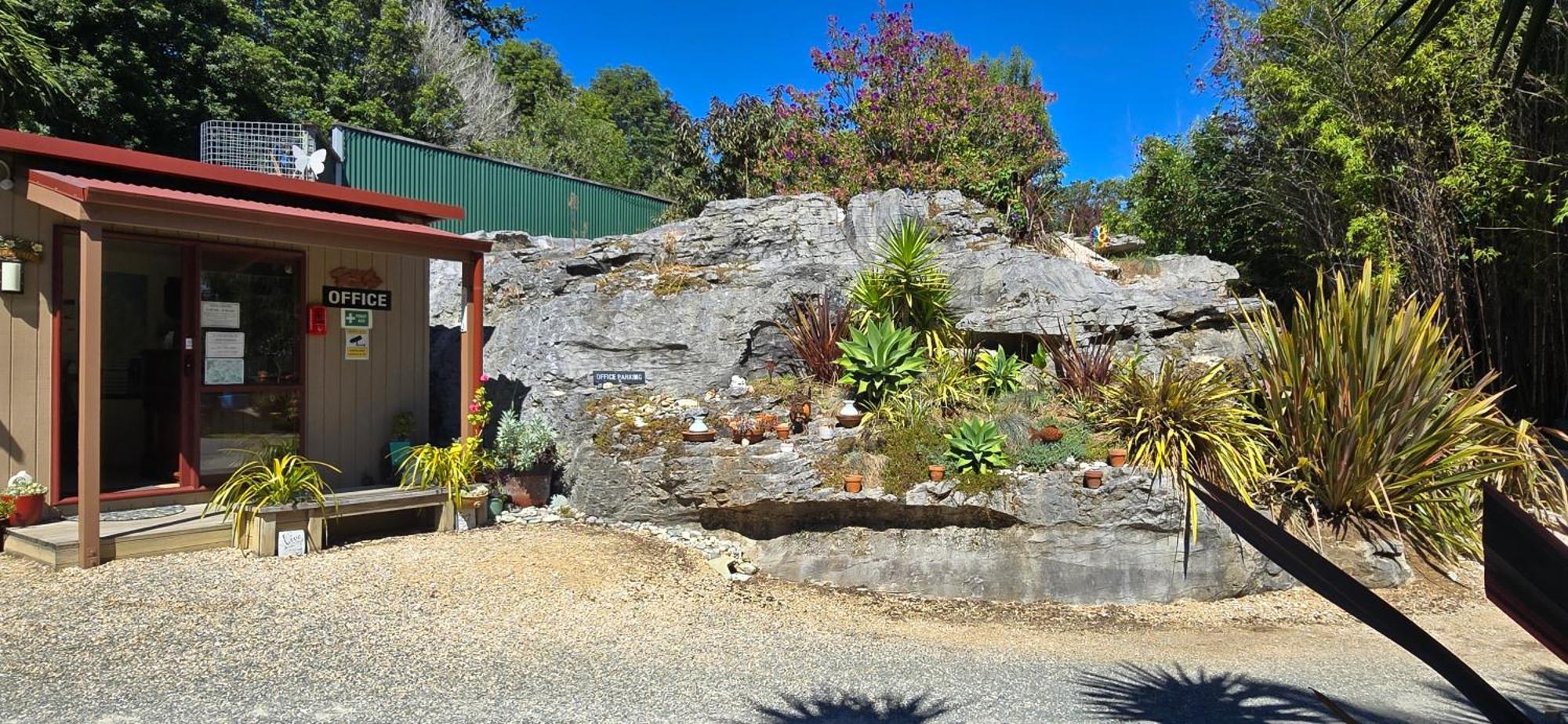 The Rocks Chalets Takaka Eksteriør bilde